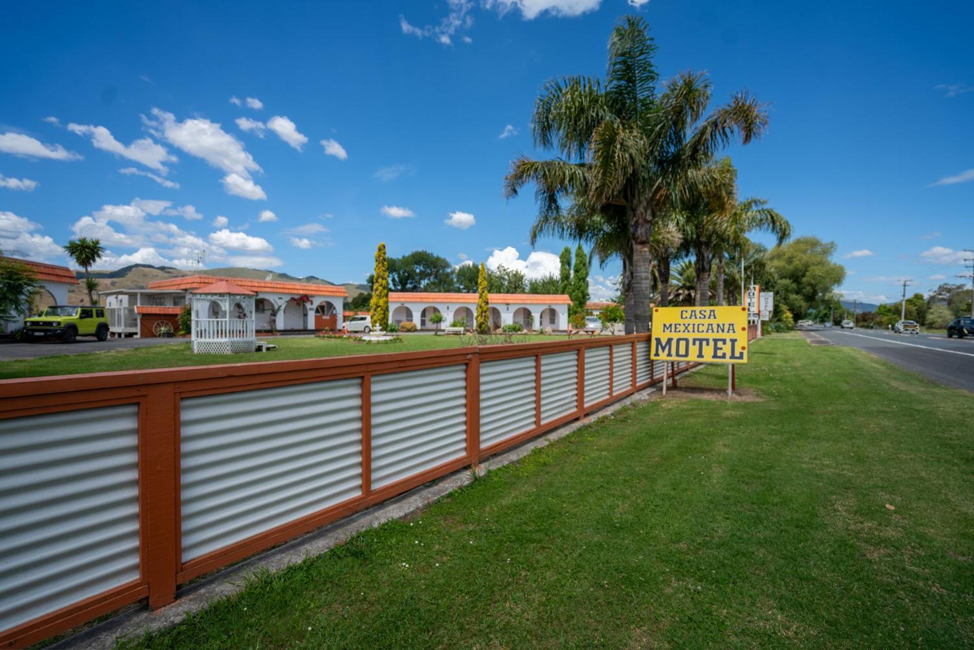 Casa Mexicana Paeroa Buitenkant foto
